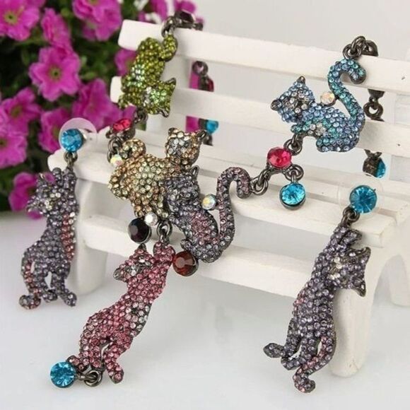 Hematite Black Multicolored Austrian Crystal Kitty Cat Necklace and Earrings Set - Picture 3 of 7